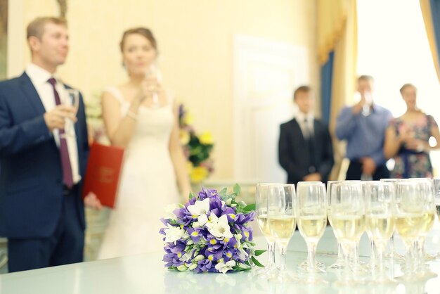 recepción de bodas con copas de champán