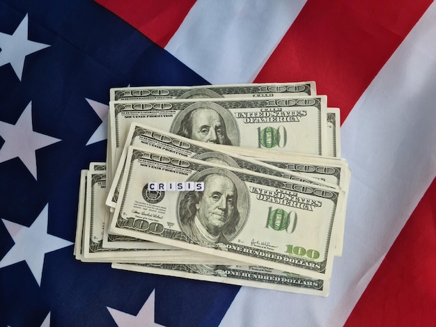 Recessão financeira dos EUA e crise econômica com bandeira americana