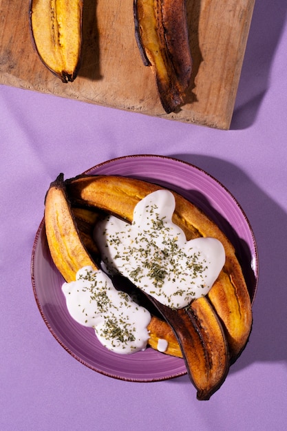 Foto receta de naturaleza muerta con plátano