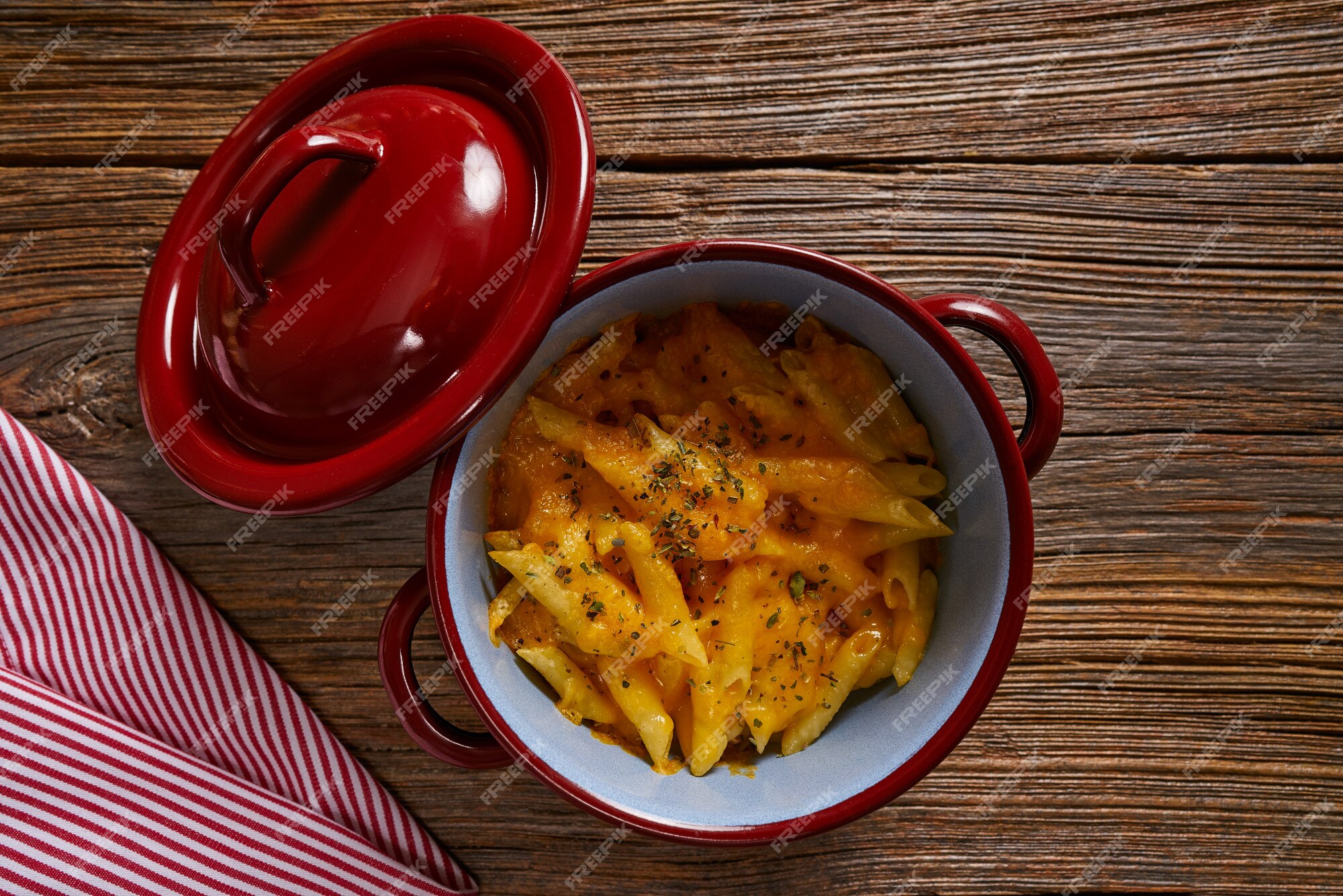 Receta de pasta italiana de macarrones con queso. | Foto Premium