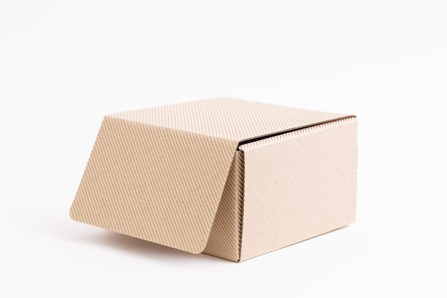 Reciclar caja de papel en blanco