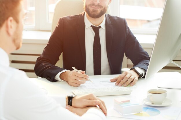 Reclutador con entrevista de trabajo