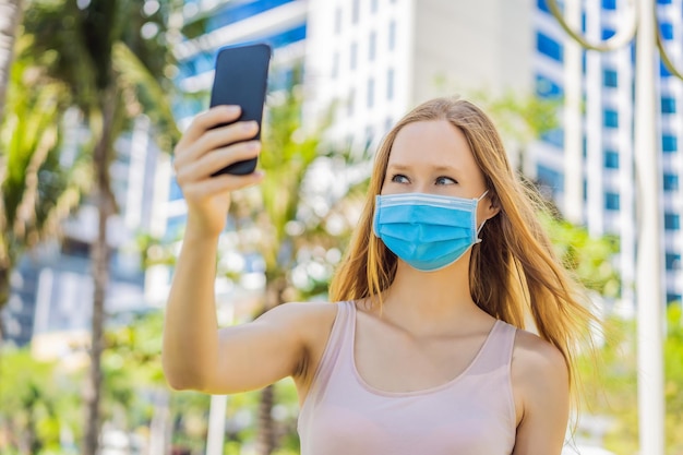 Foto reconocimiento facial en mascarilla médica mediante inteligencia artificial y redes neuronales biométricas