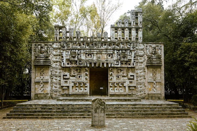 Reconstrução de um templo maia dentro do Museu do Museu de Antropologia