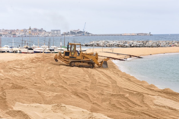 Foto reconstrucción de la playa de sant antoni de calonge, costa brava, girona, españa