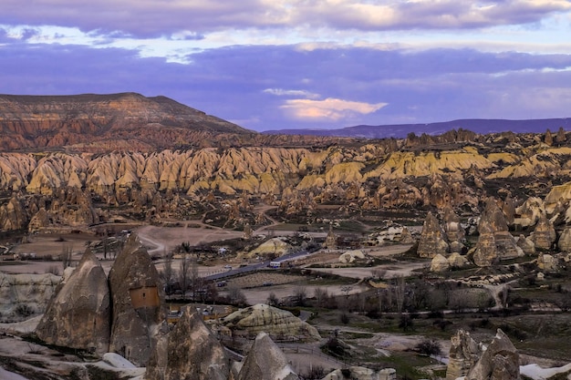 Red o Rose Valley durante la puesta de sol en Cappadocia Goreme Turquía