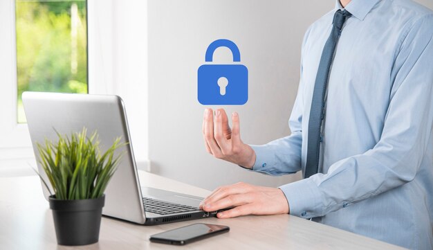 Red de seguridad cibernética. Icono de candado y redes de tecnología de internet. protección de datos personales