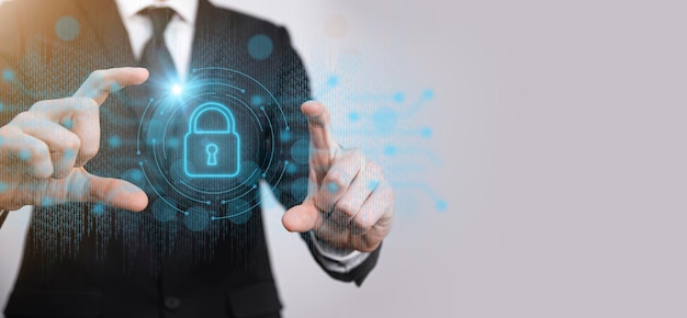 Red de seguridad cibernética Iconos de bloqueo y redes de tecnología de Internet Empresario que protege datos Información personal en tableta e interfaz virtual Concepto de privacidad de protección de datos GDPR UE