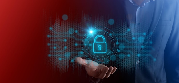 Red de seguridad cibernética Iconos de bloqueo y redes de tecnología de Internet Empresario que protege datos Información personal en tableta e interfaz virtual Concepto de privacidad de protección de datos GDPR UE