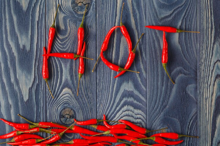 Foto redacción "caliente" con chile picante de ojo de pájaro