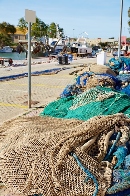 Foto redes portuárias de cullera no rio xuquer jucar de valência