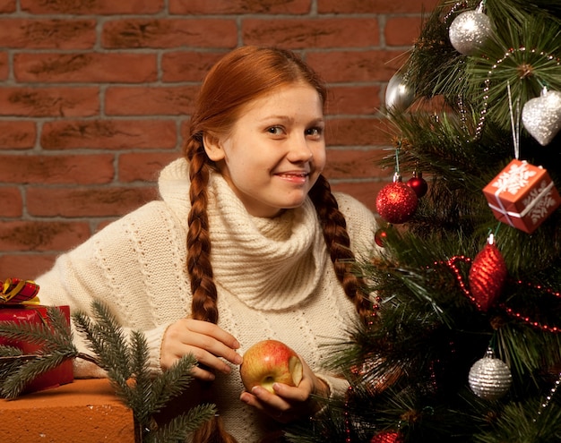 Redhair Weihnachtsfrau-Espritapfel.