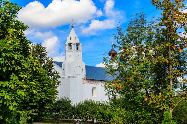 Refectorio con la iglesia de la Concepción en el convento de Intercesión Pokrovsky en Suzdal Rusia Anillo dorado de Rusia