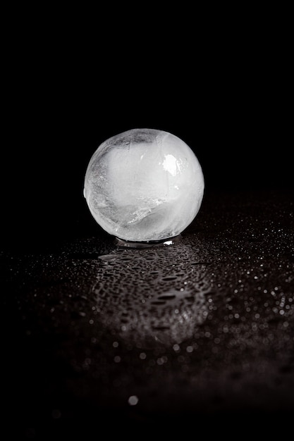 Foto reflexión de la bola de hielo