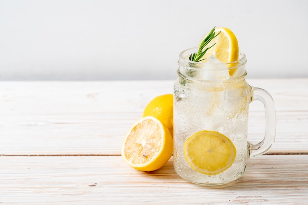 refresco de limonada helada