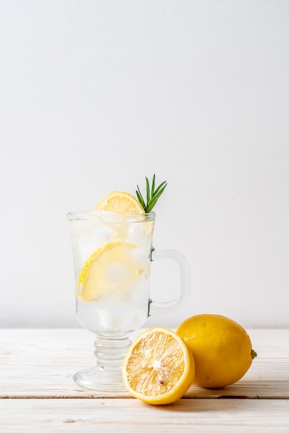 refresco de limonada helada