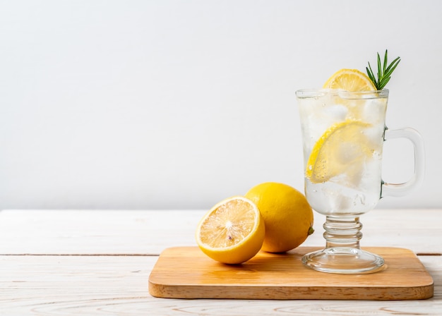 refresco de limonada helada