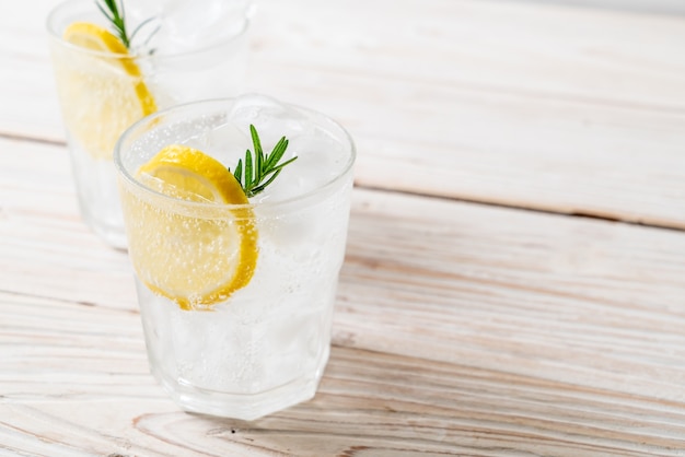 refresco de limonada helado