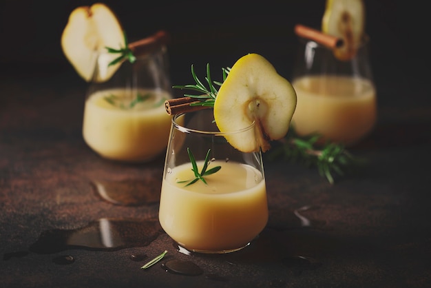 Refresco saludable con peras