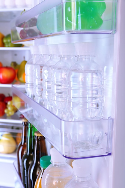 Refrigerador lleno de comida