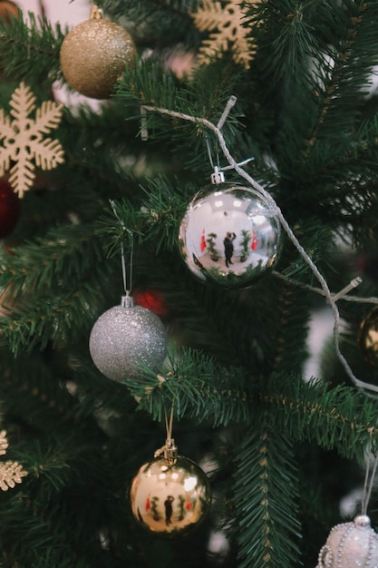 Regalo de árbol de Navidad de pino