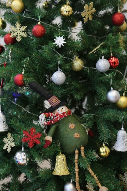 Regalo de árbol de Navidad de pino