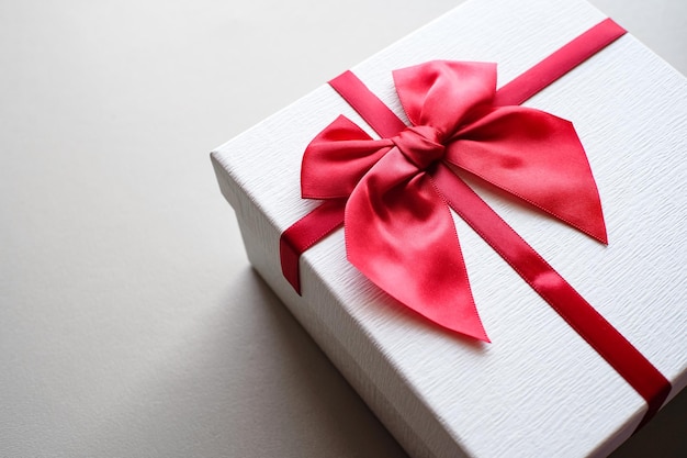 Regalo de San Valentín Caja de regalo y cinta roja para pareja románticaxAGift caja y cinta con etiqueta para regalo de San Valentín