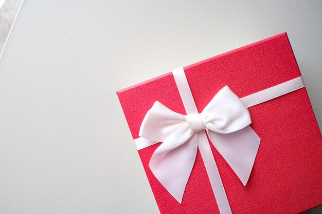 Regalo de San Valentín Caja de regalo y cinta roja para regalo romántico Caja de regalo y cinta con etiqueta para regalo de San Valentín