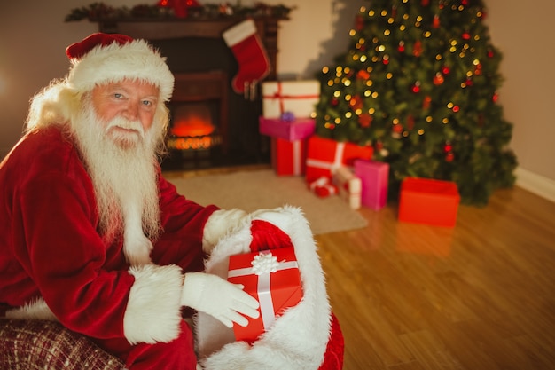 Regalos alegres de la media de Papá Noel