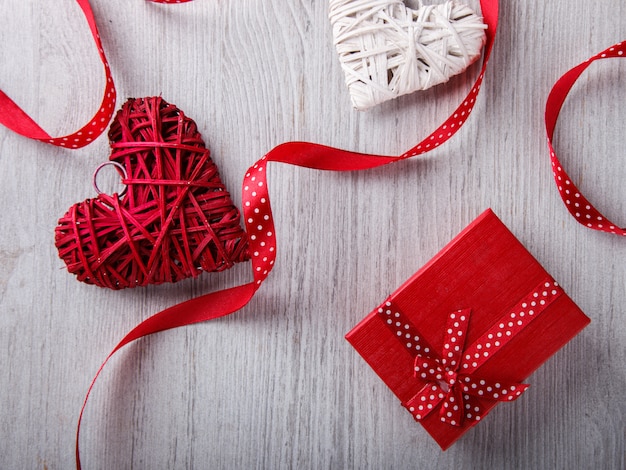 Regalos y corazón para el día de San Valentín.