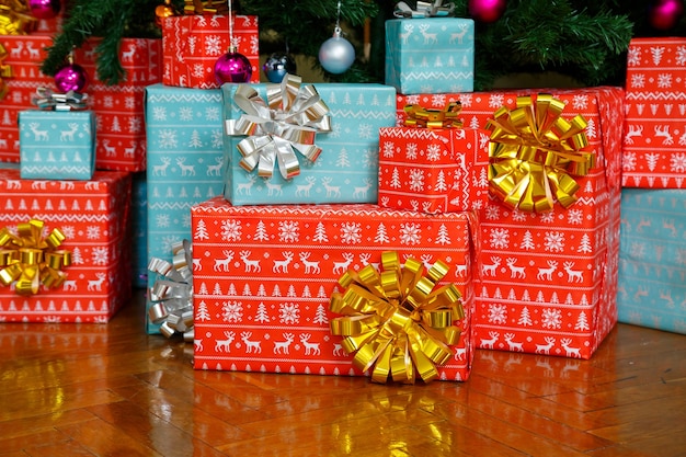 Foto regalos, envoltura de regalos, lazo en cajas, cajas navideñas