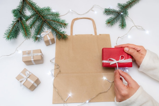 Regalos de Navidad en la mesa