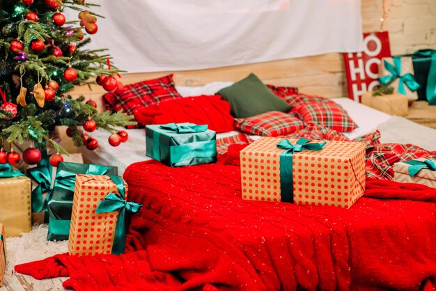 Regalos de Navidad en rojo y verde.