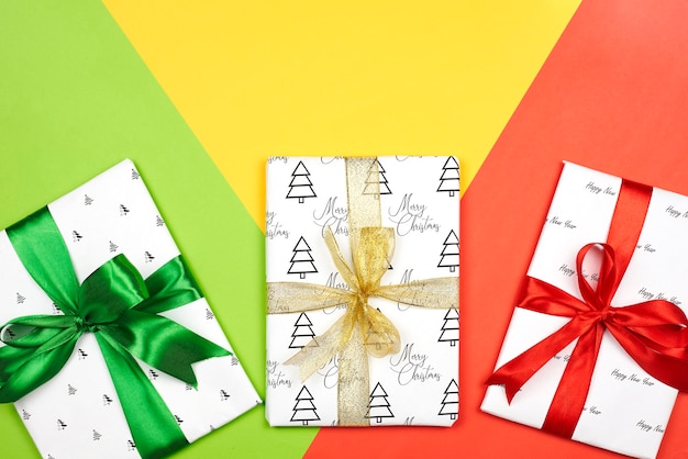 Regalos navideños papel de colores