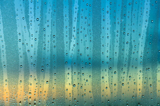 Regen auf dem Glas