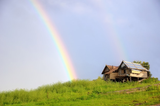 Regenbogen auf der Hütte