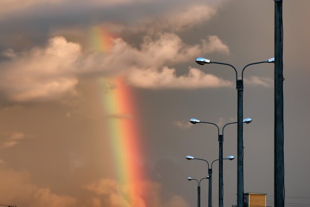 Regenbogenlicht Sonnenuntergang Wolke dunkel