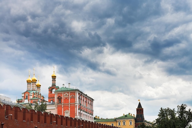 Regenwolken über dem Kreml