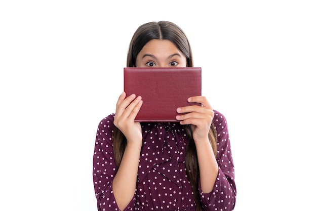 Regreso a la escuela Colegiala adolescente con libro listo para aprender Niñas de la escuela sobre fondo blanco aislado de estudio