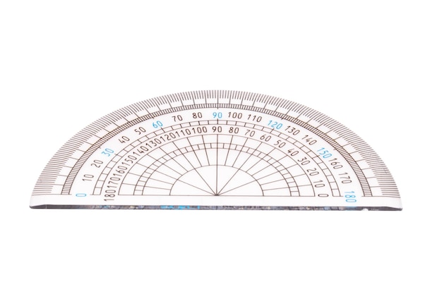 Foto régua de meio círculo isolada no fundo branco