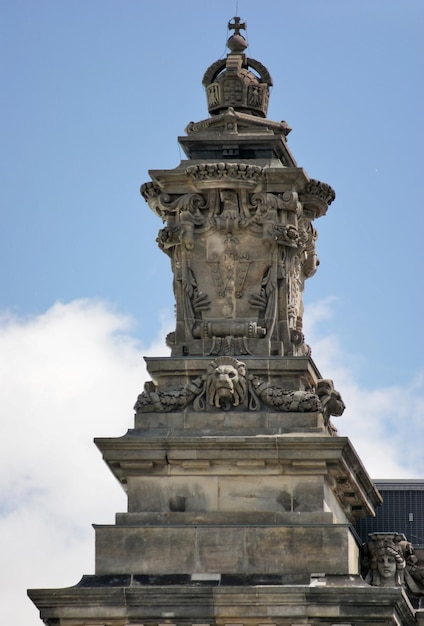 reich verziertes Detail des Reichstags in Berlin