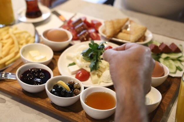 Reichhaltiges und leckeres türkisches Frühstück