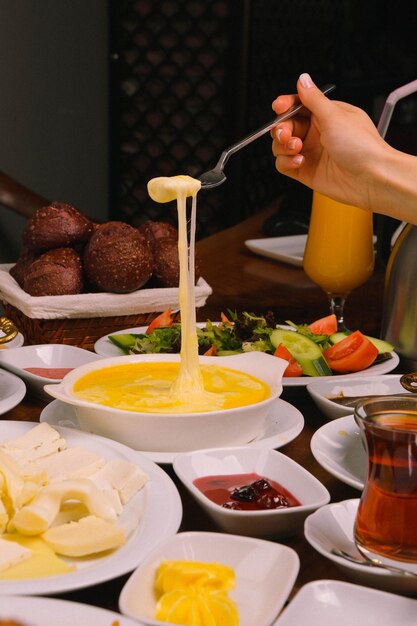 Reichhaltiges und leckeres türkisches Frühstück