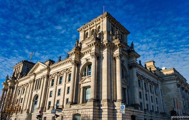 Reichstagsgebäude bundestag ist ein historisches gebäude in berlin