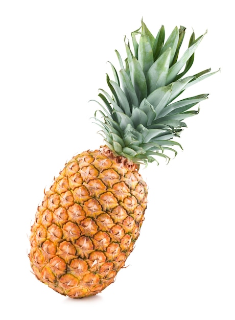 Reife Ananas isoliert auf weiss