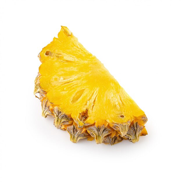 Reife Ananas ist die tropische Frucht, die auf weißem Hintergrund lokalisiert wird