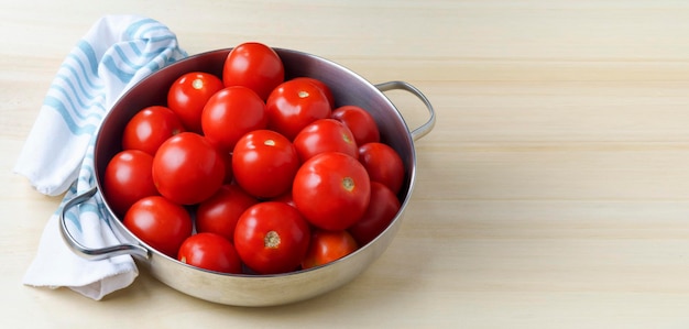 Reife frische Tomaten in Nahaufnahme