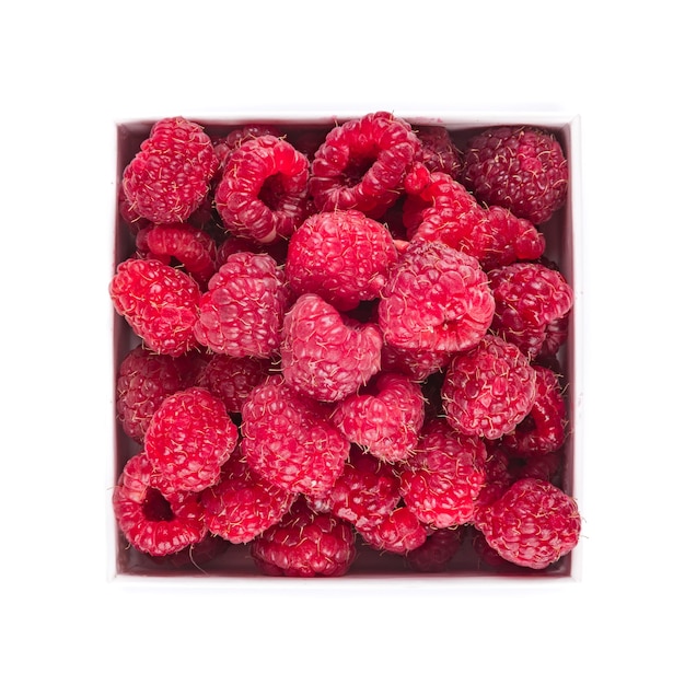 Reife Himbeeren isoliert auf weißem Hintergrundabschluß oben.