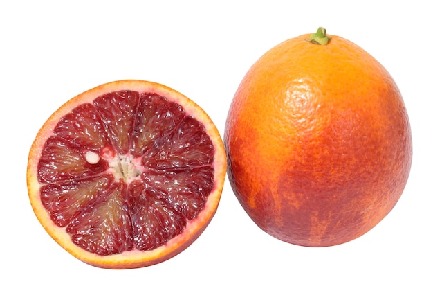 Reife rote Orangen auf einem weißen isolierten Hintergrund