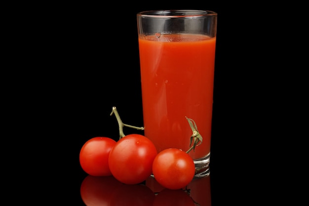 Foto reife tomaten und tomatensappe